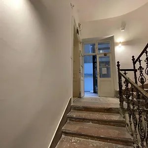 https://budapest-brill-apartments-paulay-i-2br-1lr.inbudapesthotels.com