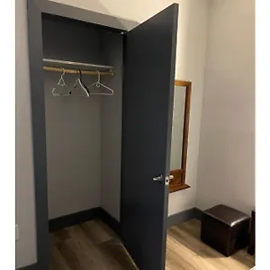 https://cozy-room-newark.us-newyorkcity.com